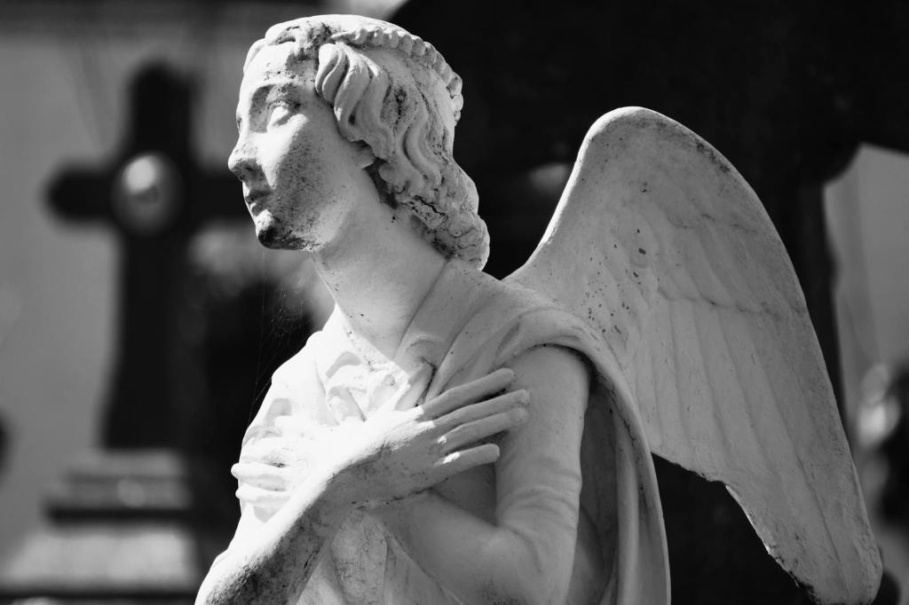 The positive thinking movement has a lot to account for in terms of the influence it has had on the grieving process. Photo by Jan Van Bizar on Pexels.com